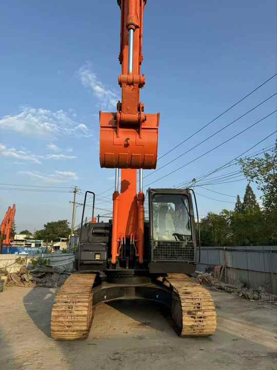 Japanese Original Hitachi 210 Outdoor Crawler Type Second-hand Excavator - Pelle sur chenille: photos 3 Japanese Original Hitachi 210 Outdoor Crawler Type Second-hand Excavator - Pelle sur chenille: photos 3