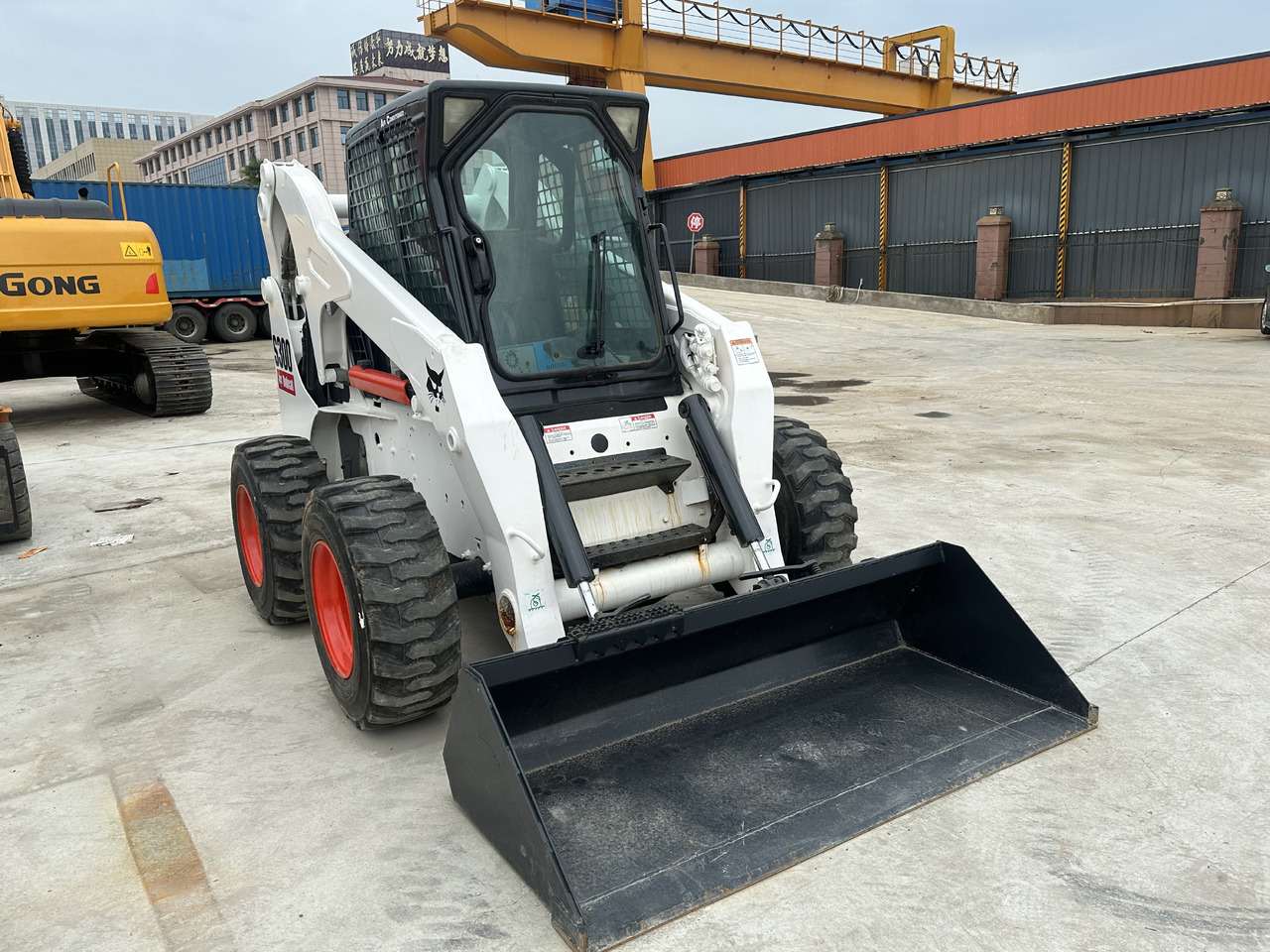 Second hand Hot sale skid-steers Bobcat S300 - Mini chargeuse: photos 3 Second hand Hot sale skid-steers Bobcat S300 - Mini chargeuse: photos 3