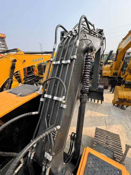 Used 22 Ton Korea Brand Hyundai 220LC-9S Used Excavator for Sale Hyundai 210 215 220 305 Excavators for Sale in China - Pelle: photos 4 Used 22 Ton Korea Brand Hyundai 220LC-9S Used Excavator for Sale Hyundai 210 215 220 305 Excavators for Sale in China - Pelle: photos 4