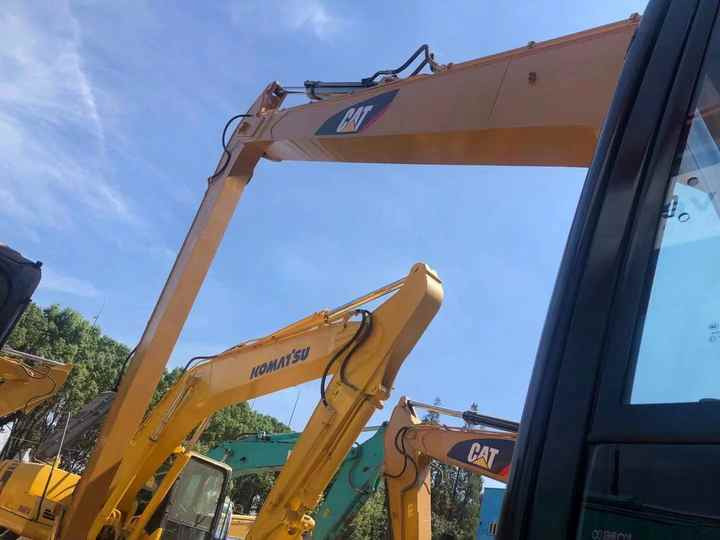 Used CAT 330D 30T Second Hand Japan Original Large Excavator Mining Construction Excavators Hot Sale 320 330 336 323 Long Arm - Pelle: photos 4 Used CAT 330D 30T Second Hand Japan Original Large Excavator Mining Construction Excavators Hot Sale 320 330 336 323 Long Arm - Pelle: photos 4