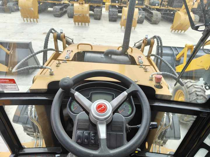 Used Cat420F Backhoe Excavator Hot Sale Used Engineering & Construction Machinery - Tractopelle: photos 4 Used Cat420F Backhoe Excavator Hot Sale Used Engineering & Construction Machinery - Tractopelle: photos 4