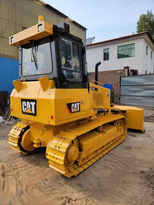 Used Caterpillar Bulldozer Used CatD5K Bulldozer Very Good Condition for Sale - Bulldozer: photos 4 Used Caterpillar Bulldozer Used CatD5K Bulldozer Very Good Condition for Sale - Bulldozer: photos 4