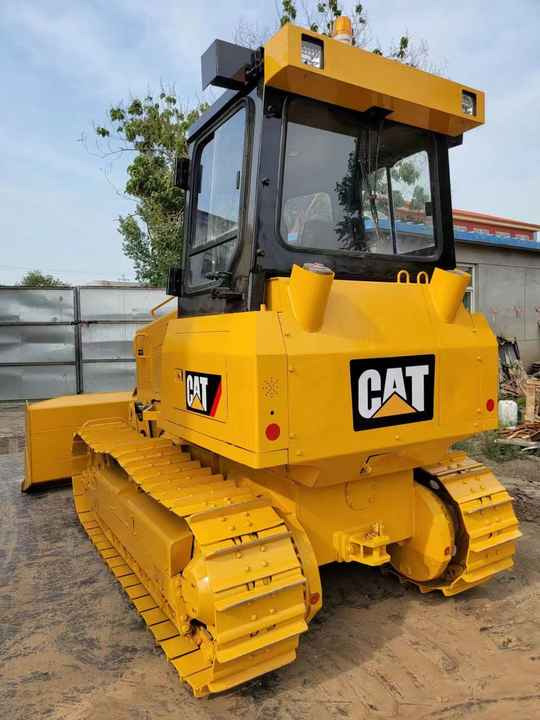 Used Caterpillar Bulldozer Used CatD5K Bulldozer Very Good Condition for Sale - Bulldozer: photos 2 Used Caterpillar Bulldozer Used CatD5K Bulldozer Very Good Condition for Sale - Bulldozer: photos 2