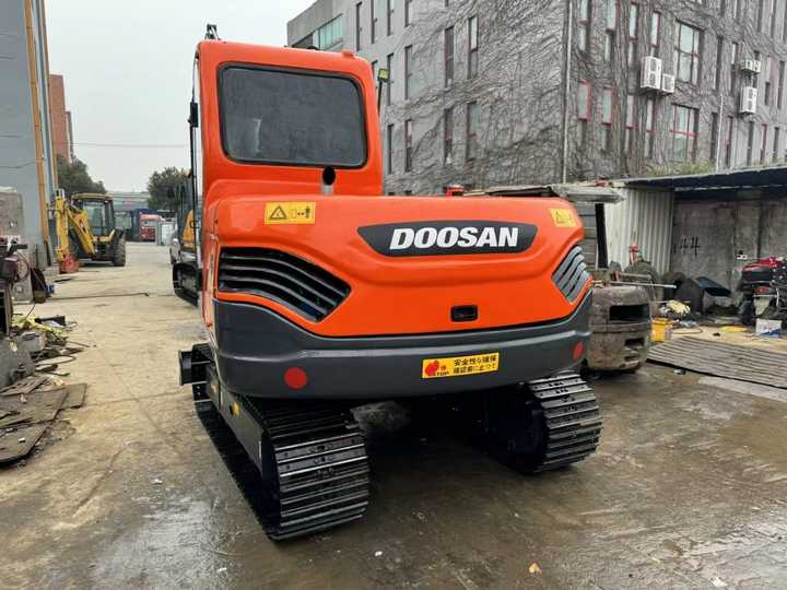 Used Digger DOOSAN DX75 Construction Machinery Construction Digger Used DOOSAN DX75 Cheap Excavator - Pelle sur chenille: photos 3 Used Digger DOOSAN DX75 Construction Machinery Construction Digger Used DOOSAN DX75 Cheap Excavator - Pelle sur chenille: photos 3