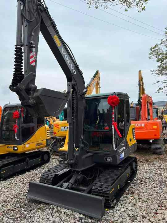 Used Digger VOLVO EC60 Construction Machinery Construction Digger Used VOLVO EC60 Cheap Excavator - Pelle sur chenille: photos 5 Used Digger VOLVO EC60 Construction Machinery Construction Digger Used VOLVO EC60 Cheap Excavator - Pelle sur chenille: photos 5