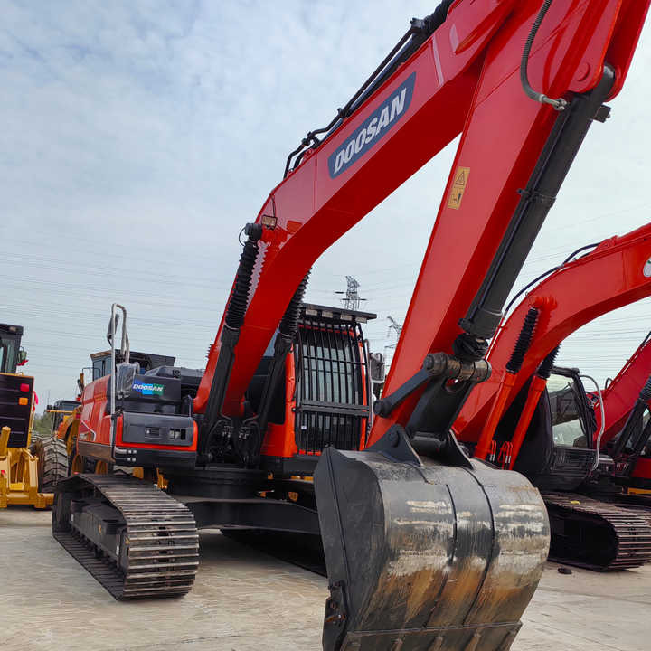 Pelle Used Doosan DX225LC-9C Hydraulic Excavator 25 Ton Doosan Dx225 Crawler Excavator with Excellent Performance Low Price for Sale: photos 1