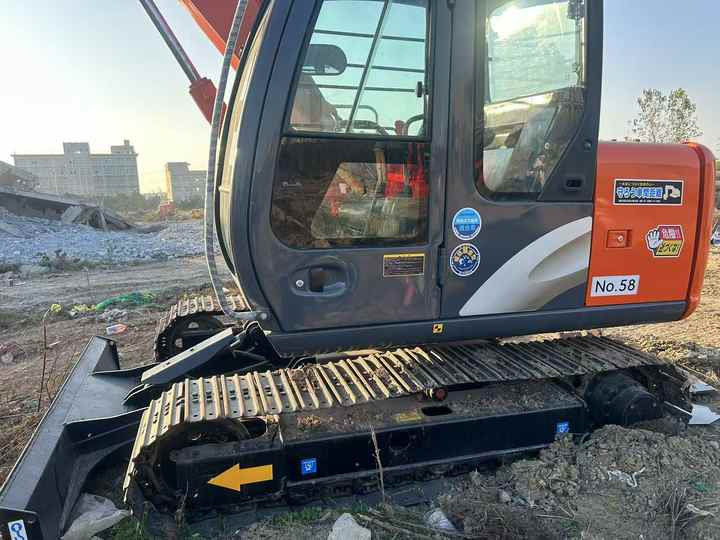 Used HITACHI ZX70 Model Mini Excavator Second Hand Machine Popular Brand Japan Hitachi Hydraulic Machinery - Pelle: photos 5 Used HITACHI ZX70 Model Mini Excavator Second Hand Machine Popular Brand Japan Hitachi Hydraulic Machinery - Pelle: photos 5