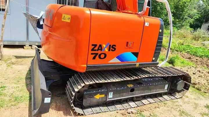 Used Hitachi Excavator ZX70 7ton Japan Import Second Hand Small Crawler ZX70 Excavator for Sale - Pelle sur chenille: photos 4 Used Hitachi Excavator ZX70 7ton Japan Import Second Hand Small Crawler ZX70 Excavator for Sale - Pelle sur chenille: photos 4