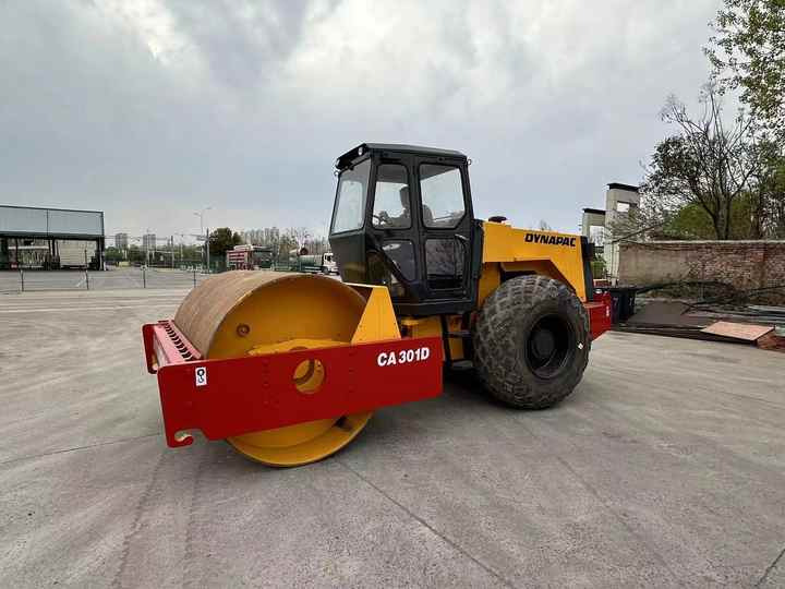 Used Hotsale Second hand high quality DYUAPAC 301D - Compacteur à pieds de mouton/ Monocylindre: photos 3 Used Hotsale Second hand high quality DYUAPAC 301D - Compacteur à pieds de mouton/ Monocylindre: photos 3