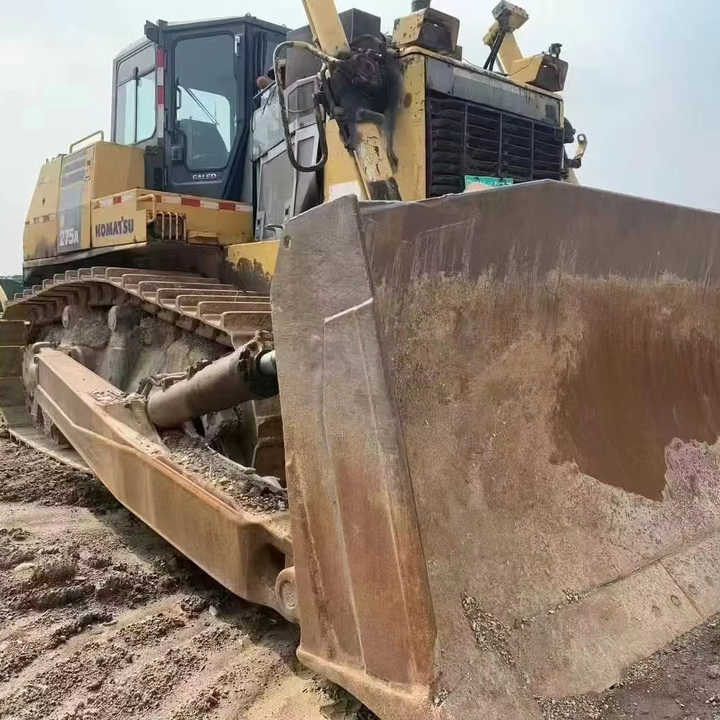 Bulldozer Used Large Komatsu 275 Bulldozer Komatsu D275A-5 Bulldozer Original Paint Strong Power in Very Good Condition Low Price for Sale: photos 1