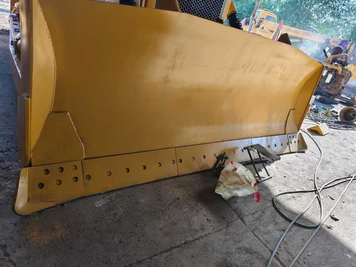 Used ShanTui Brand Sd22. Used Bulldozer SD22 Earth-Moving Machinery Crawler Bulldozer for Promotion Sale Cheap Price - Bulldozer: photos 4 Used ShanTui Brand Sd22. Used Bulldozer SD22 Earth-Moving Machinery Crawler Bulldozer for Promotion Sale Cheap Price - Bulldozer: photos 4