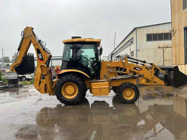 Used Wheel Loader CAT420F Caterpillar 420F Construction Machinery Mini Wheel Skid Steer Loader in Stock - Chargeuse sur pneus: photos 5 Used Wheel Loader CAT420F Caterpillar 420F Construction Machinery Mini Wheel Skid Steer Loader in Stock - Chargeuse sur pneus: photos 5