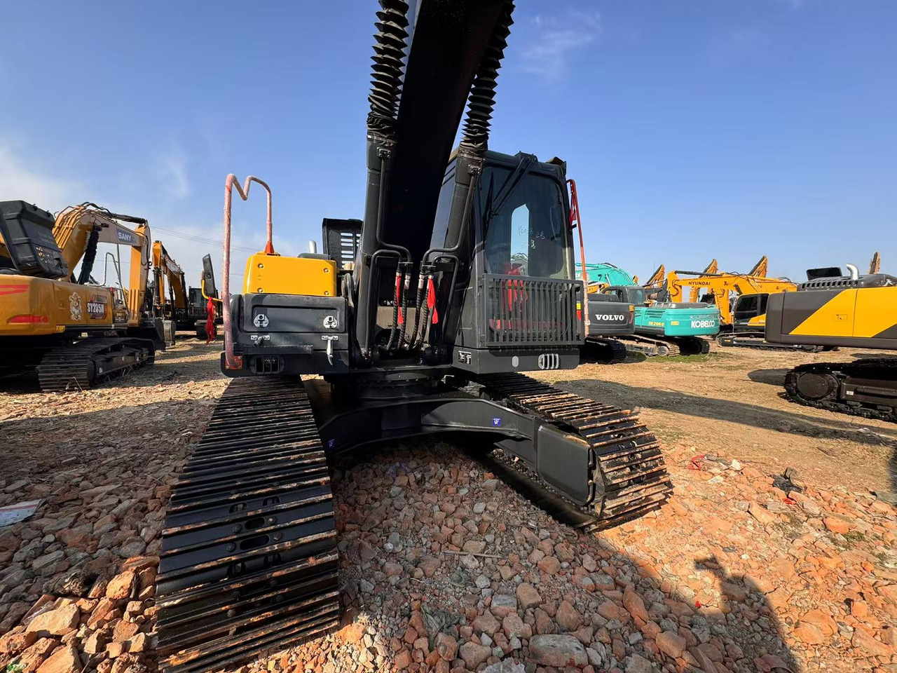 VOLVO Used Excellent Excavator EC210 on Sale - Pelle sur chenille: photos 3 VOLVO Used Excellent Excavator EC210 on Sale - Pelle sur chenille: photos 3