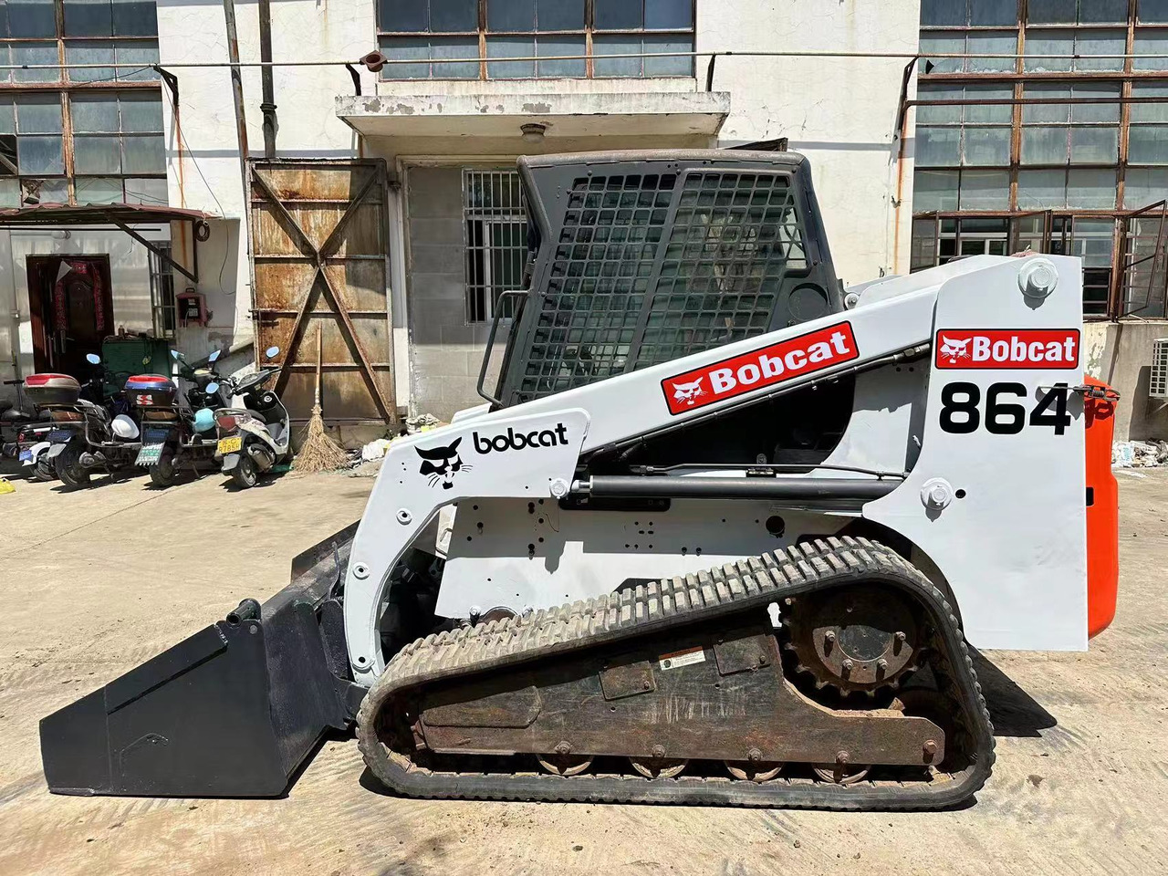 BOBCAT T864 - Mini chargeuse: photos 5 BOBCAT T864 - Mini chargeuse: photos 5