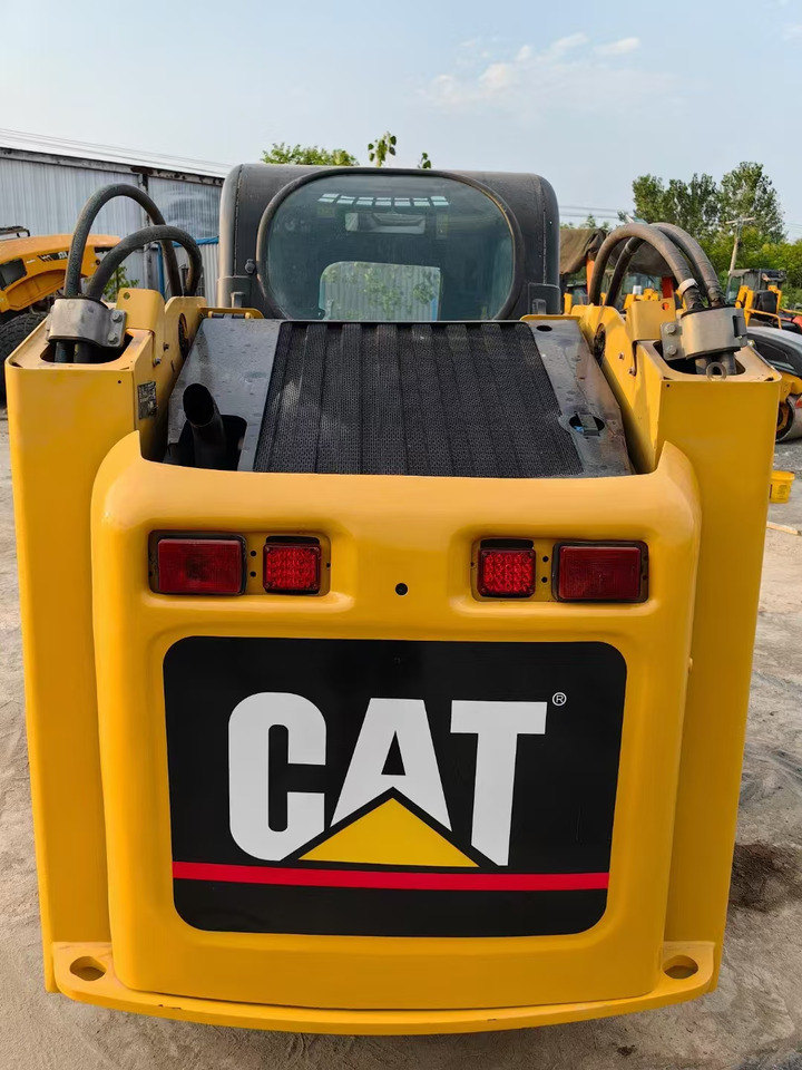 CATERPILLAR 246C - Mini chargeuse: photos 4 CATERPILLAR 246C - Mini chargeuse: photos 4