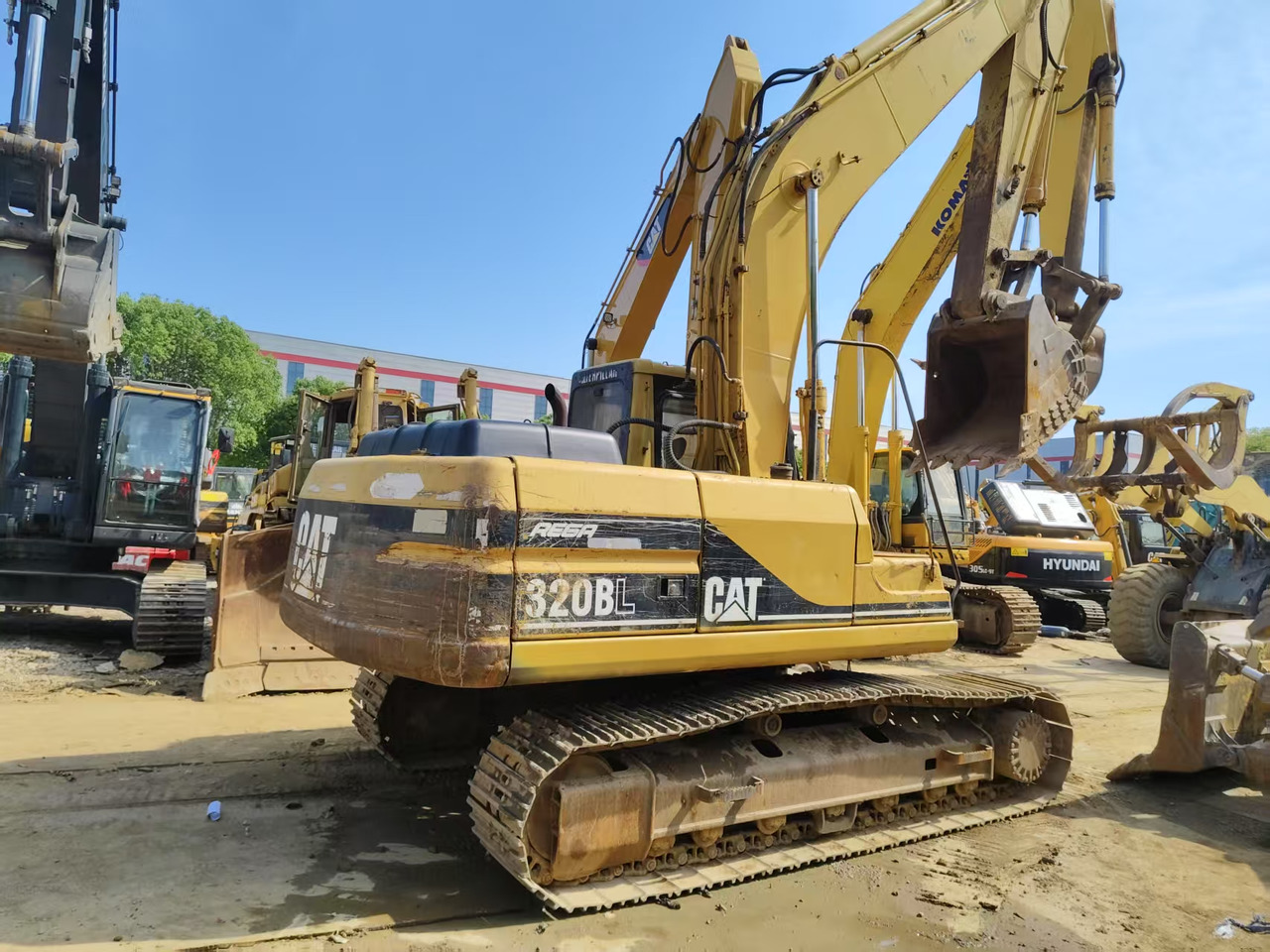 CATERPILLAR 320BL - Pelle sur chenille: photos 1 CATERPILLAR 320BL - Pelle sur chenille: photos 1