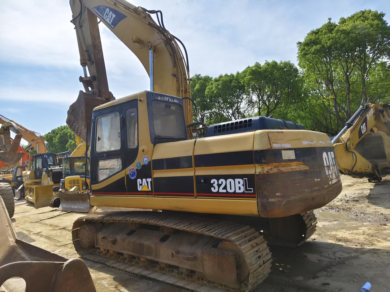 CATERPILLAR 320BL - Pelle sur chenille: photos 5 CATERPILLAR 320BL - Pelle sur chenille: photos 5