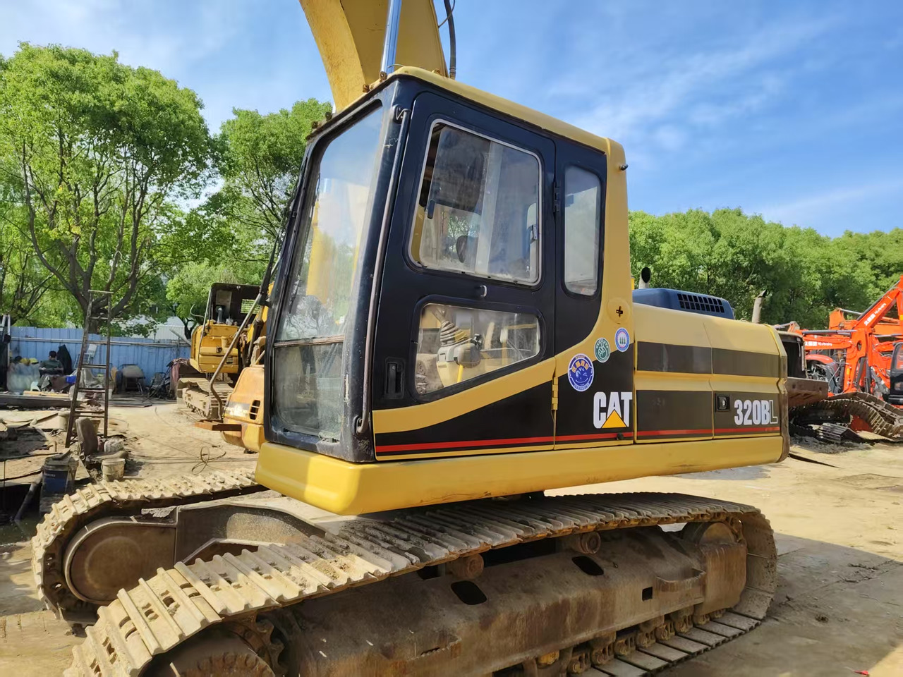 CATERPILLAR 320BL - Pelle sur chenille: photos 2 CATERPILLAR 320BL - Pelle sur chenille: photos 2