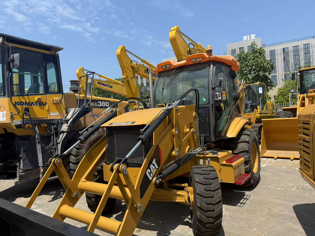 CATERPILLAR 420F - Tractopelle: photos 3 CATERPILLAR 420F - Tractopelle: photos 3