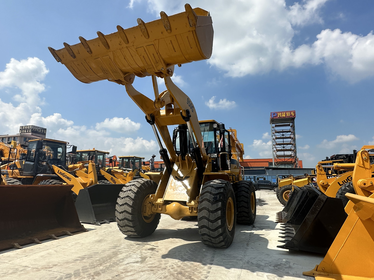 CATERPILLAR 950GC - Chargeuse sur pneus: photos 4 CATERPILLAR 950GC - Chargeuse sur pneus: photos 4