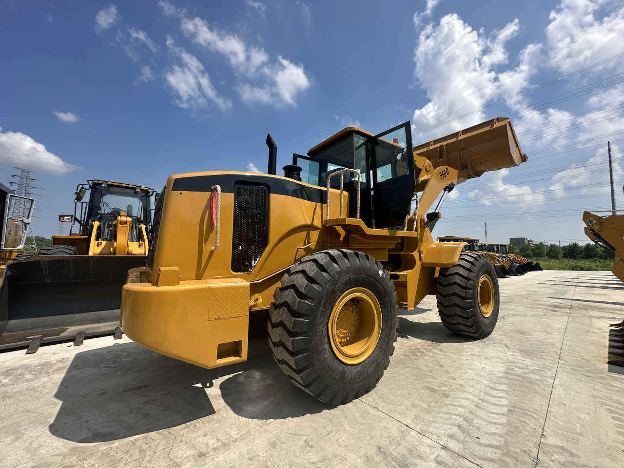 CATERPILLAR 950GC - Chargeuse sur pneus: photos 3 CATERPILLAR 950GC - Chargeuse sur pneus: photos 3