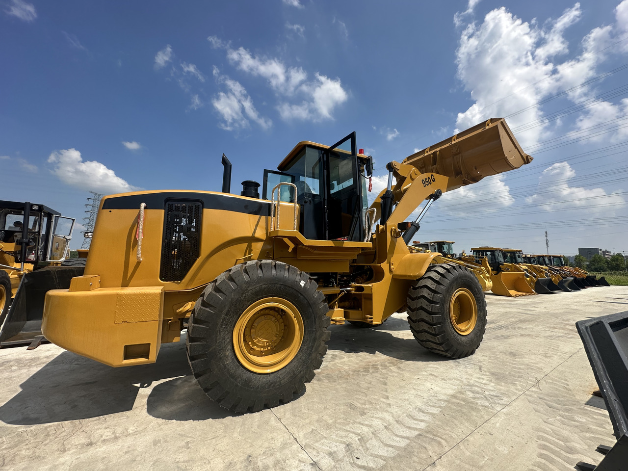 CATERPILLAR 950GC - Chargeuse sur pneus: photos 5 CATERPILLAR 950GC - Chargeuse sur pneus: photos 5