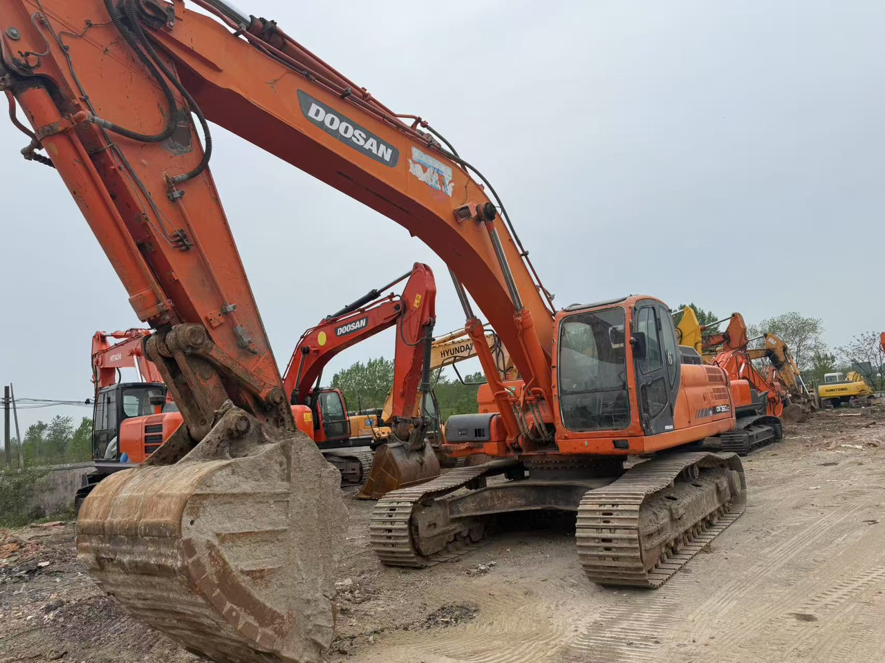 DOOSAN DX360LC - Pelle sur chenille: photos 1 DOOSAN DX360LC - Pelle sur chenille: photos 1