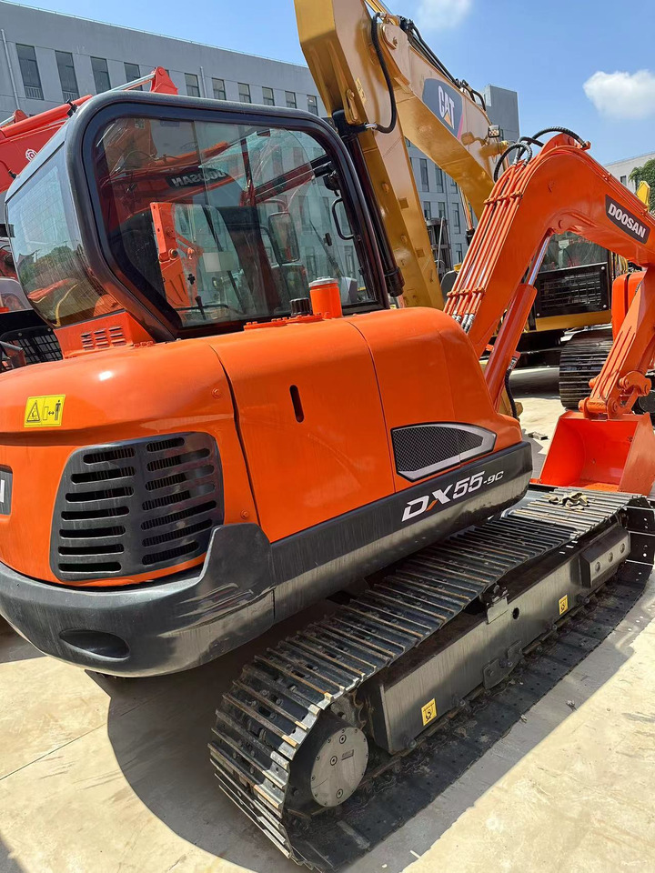 DOOSAN DX55-9C - Pelle sur chenille: photos 2 DOOSAN DX55-9C - Pelle sur chenille: photos 2