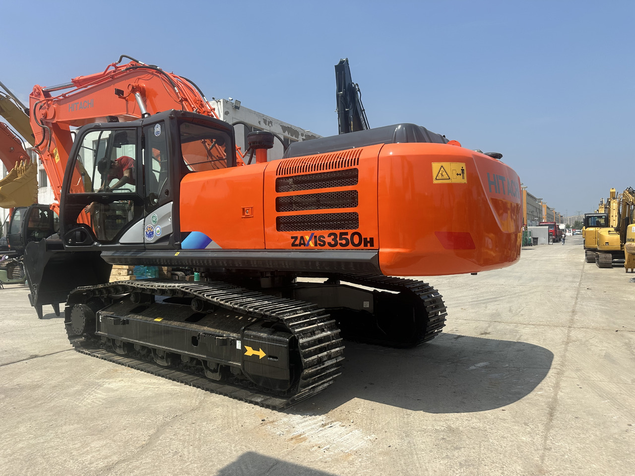 HITACHI ZX350H-5G - Pelle sur chenille: photos 1 HITACHI ZX350H-5G - Pelle sur chenille: photos 1