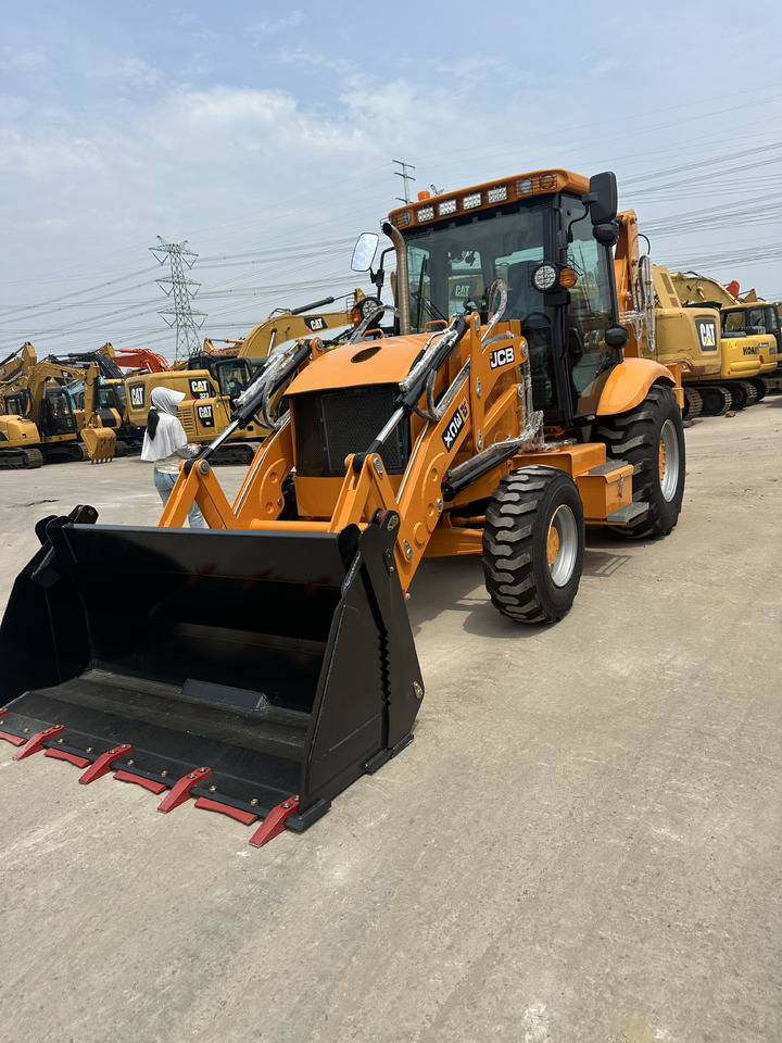 JCB 3CX - Tractopelle: photos 3 JCB 3CX - Tractopelle: photos 3