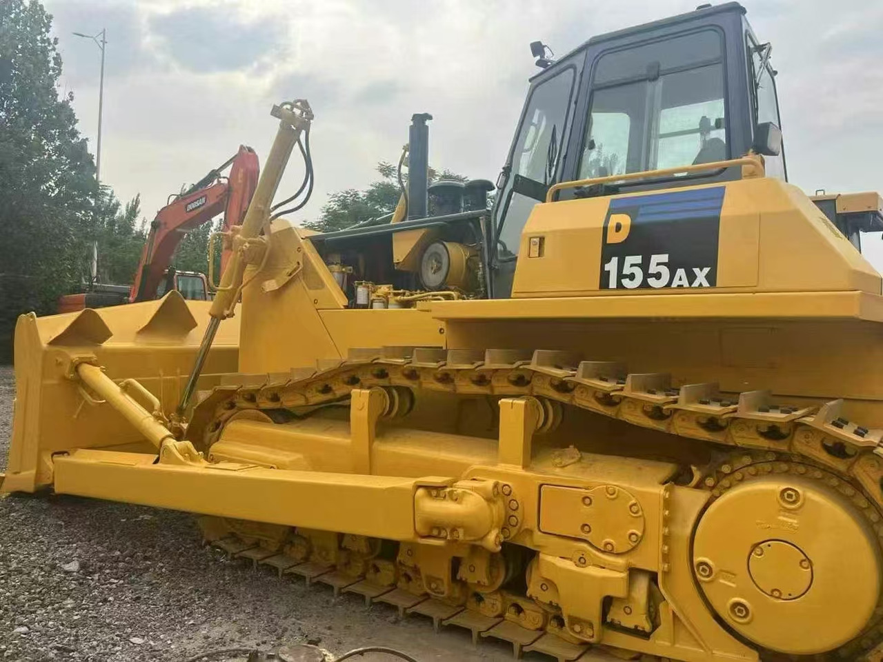 KOMATSU D155A-5 - Bulldozer: photos 4 KOMATSU D155A-5 - Bulldozer: photos 4