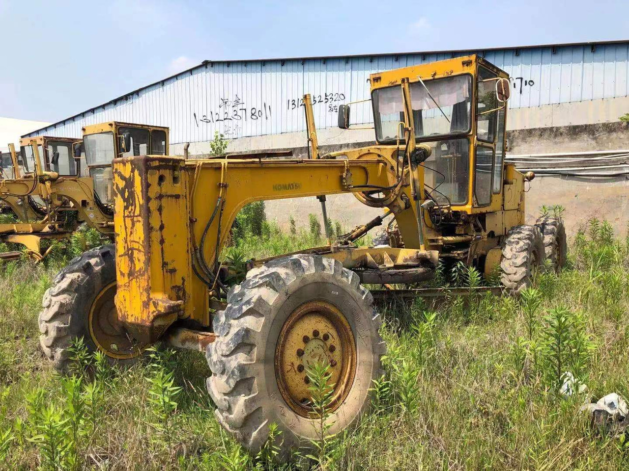 KOMATSU GD511 - Niveleuse: photos 1 KOMATSU GD511 - Niveleuse: photos 1