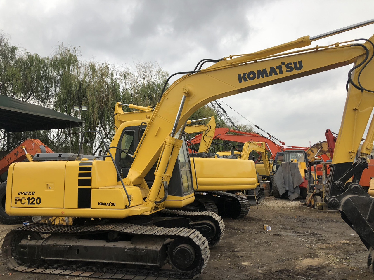 KOMATSU PC120-6 - Pelle sur chenille: photos 4 KOMATSU PC120-6 - Pelle sur chenille: photos 4