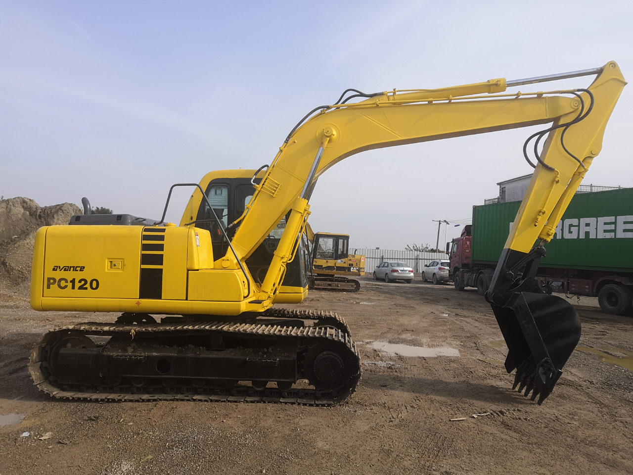 KOMATSU PC120-6 - Pelle sur chenille: photos 2 KOMATSU PC120-6 - Pelle sur chenille: photos 2
