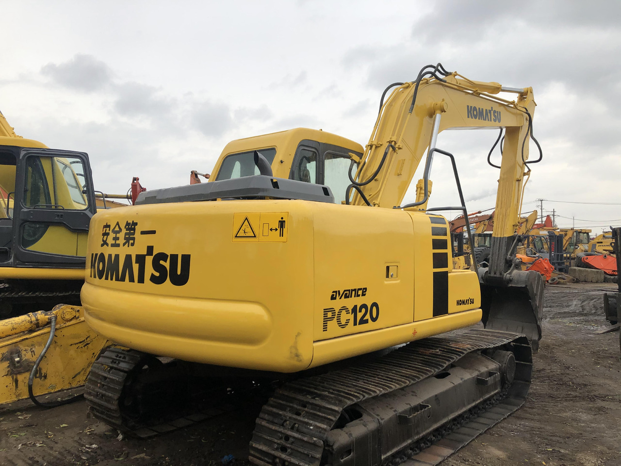 KOMATSU PC120-6 - Pelle sur chenille: photos 3 KOMATSU PC120-6 - Pelle sur chenille: photos 3