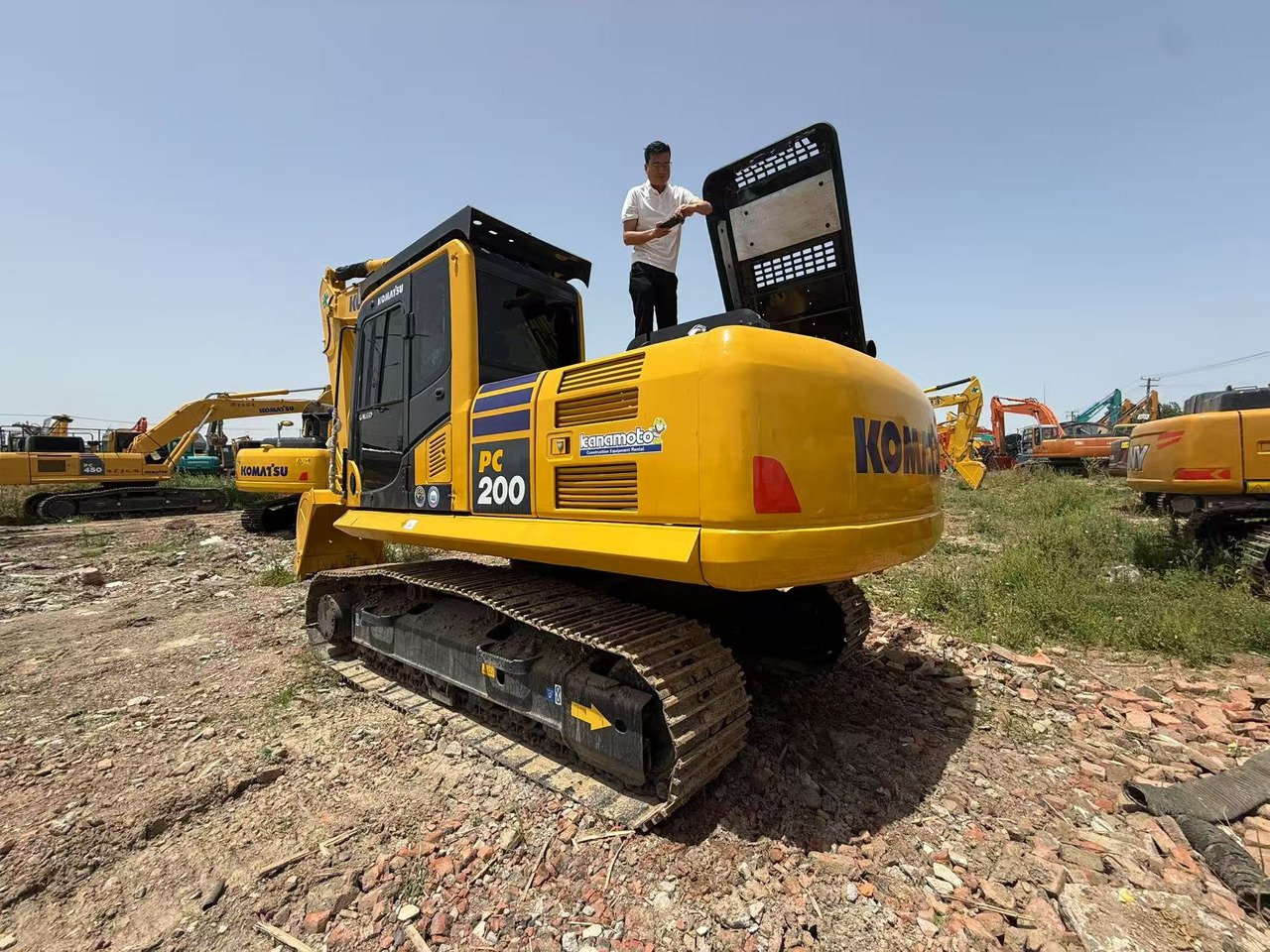 KOMATSU PC200-8 - Pelle sur chenille: photos 4 KOMATSU PC200-8 - Pelle sur chenille: photos 4