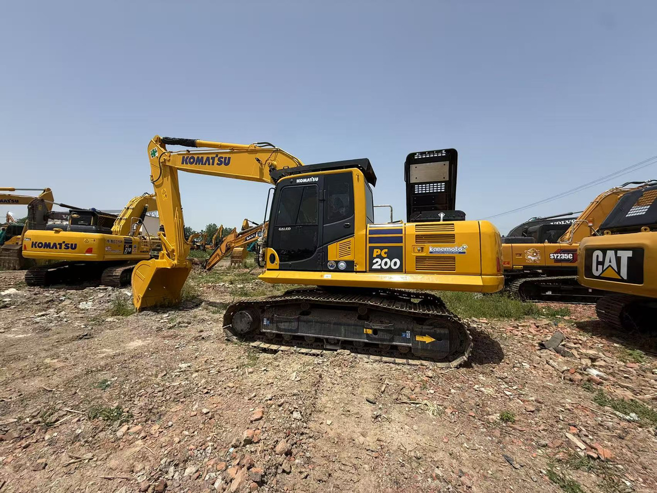 KOMATSU PC200-8 - Pelle sur chenille: photos 2 KOMATSU PC200-8 - Pelle sur chenille: photos 2