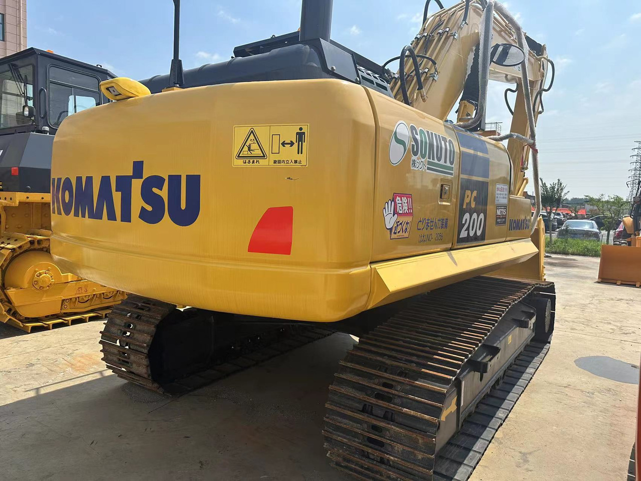 KOMATSU PC200-8N1 - Pelle sur chenille: photos 4 KOMATSU PC200-8N1 - Pelle sur chenille: photos 4