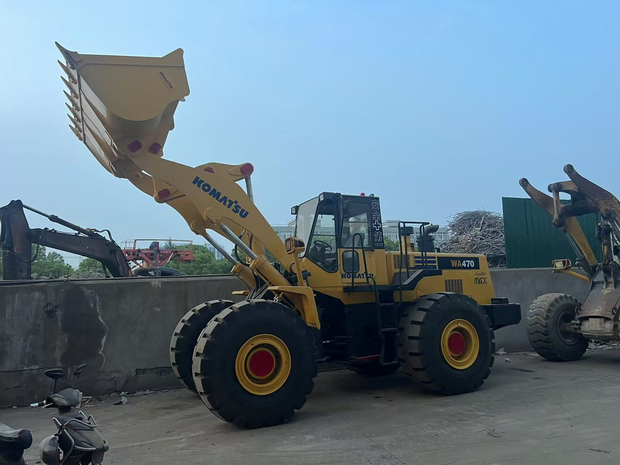 KOMATSU WA470-3 - Chargeuse sur pneus: photos 2 KOMATSU WA470-3 - Chargeuse sur pneus: photos 2