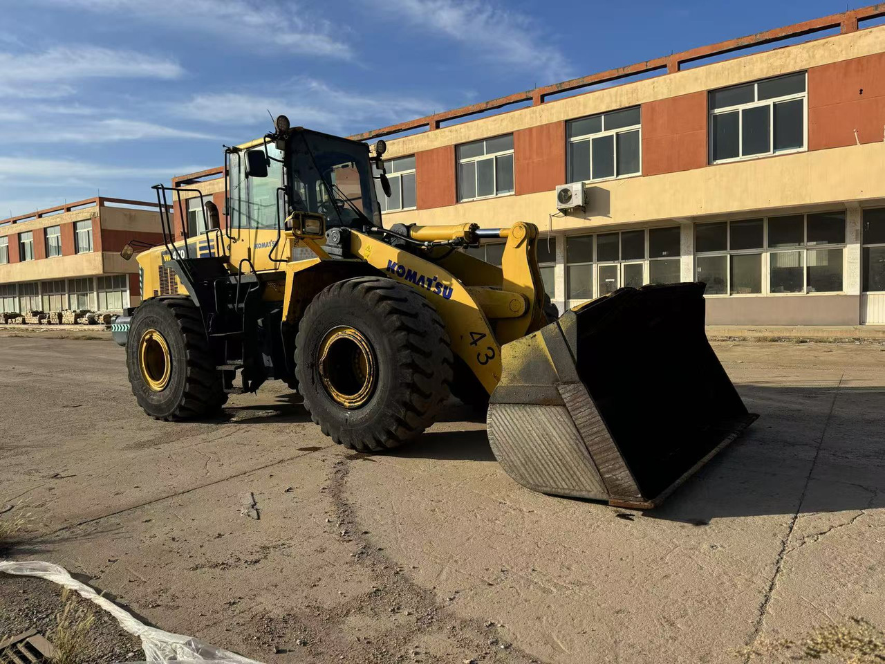 KOMATSU WA470-6 - Chargeuse sur pneus: photos 2 KOMATSU WA470-6 - Chargeuse sur pneus: photos 2