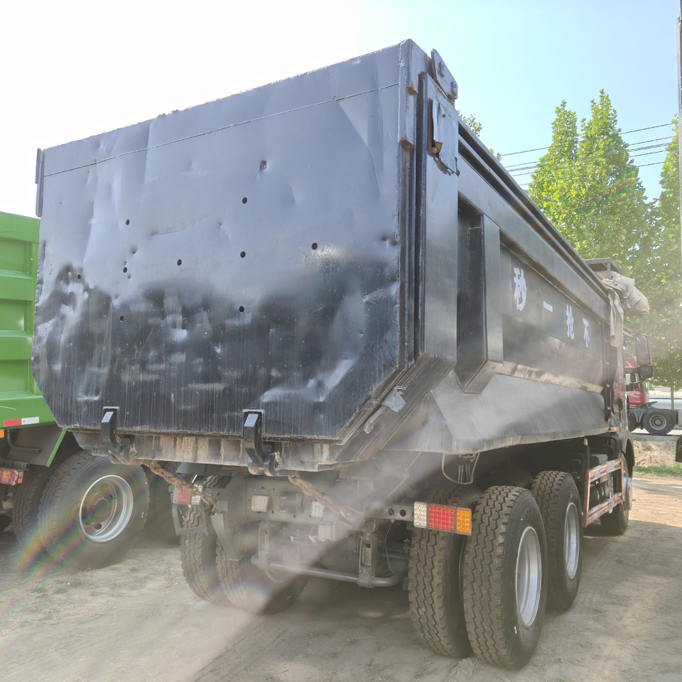 SINOTRUK Howo TX400-6x4 - Camion benne: photos 3 SINOTRUK Howo TX400-6x4 - Camion benne: photos 3