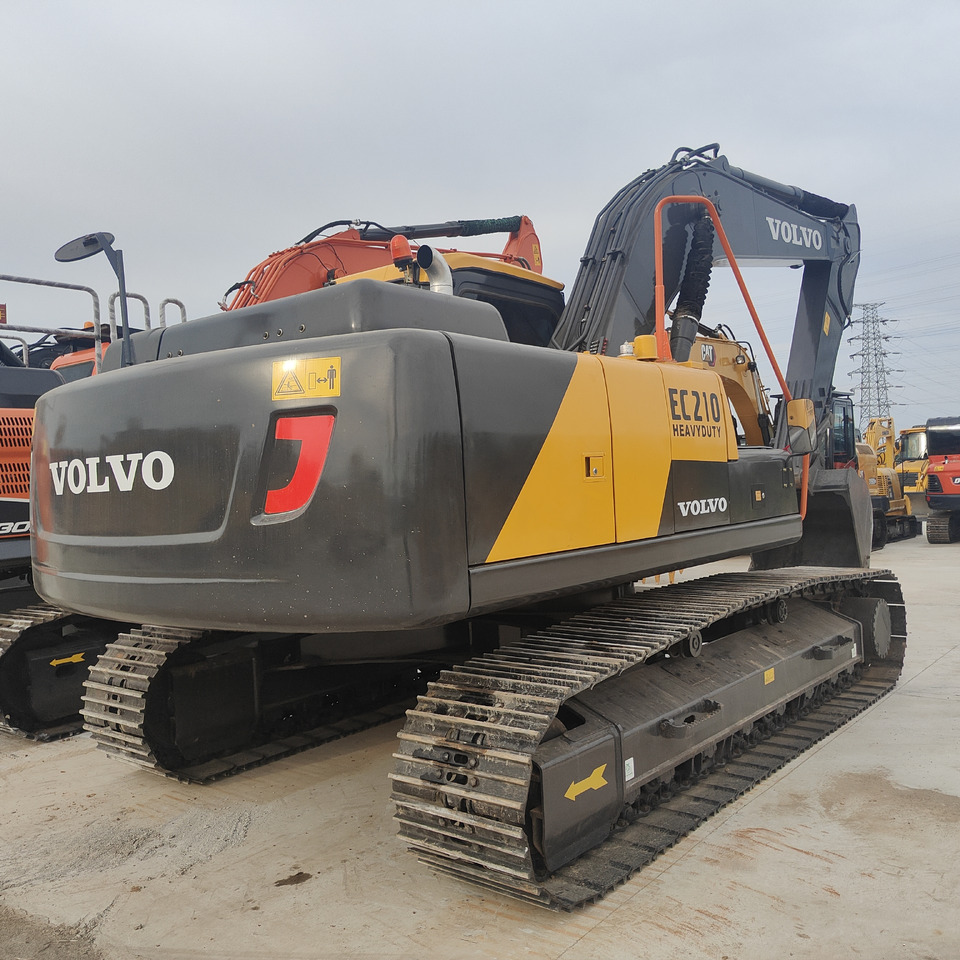 VOLVO EC210 - Pelle sur chenille: photos 2 VOLVO EC210 - Pelle sur chenille: photos 2