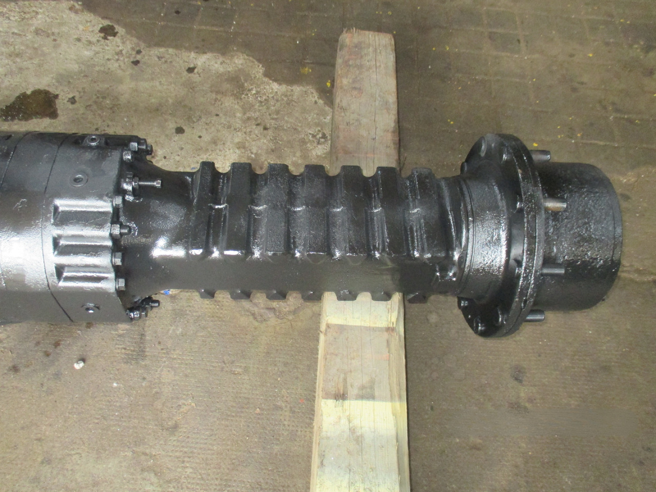 Most napędowy Clark Hurth 123/001 - Essieu et pièces pour Engins de chantier: photos 3 Most napędowy Clark Hurth 123/001 - Essieu et pièces pour Engins de chantier: photos 3