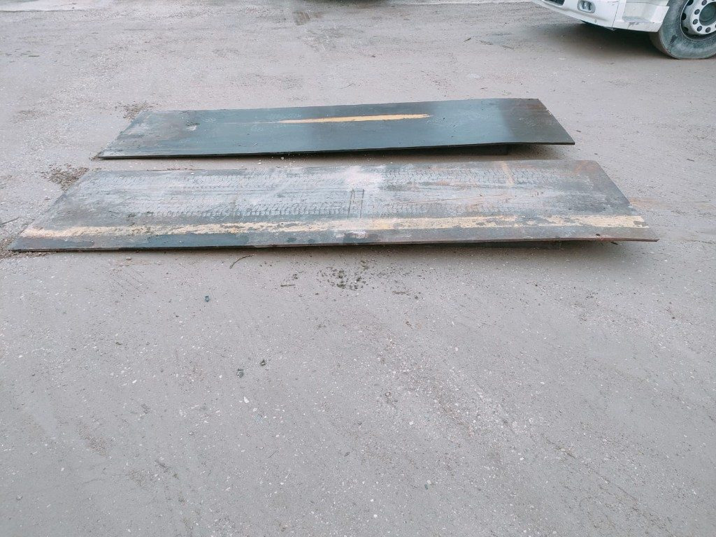 PEDANE IN FERRO PER CONTAINER - Autre matériel: photos 5 PEDANE IN FERRO PER CONTAINER - Autre matériel: photos 5