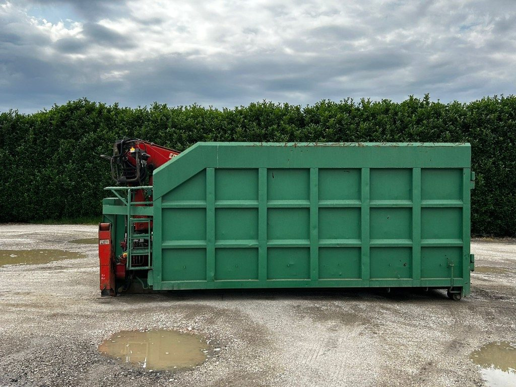 CONTAINER SCARRABILE USATO A CIELO APERTO + GRU - Benne ampliroll: photos 3 CONTAINER SCARRABILE USATO A CIELO APERTO + GRU - Benne ampliroll: photos 3