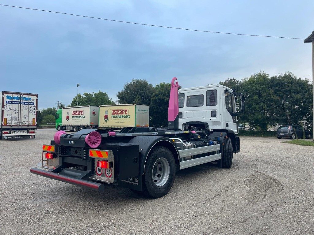 IVECO EUROCARGO 180K32 SCARRABILE NUOVO - Camion ampliroll: photos 4 IVECO EUROCARGO 180K32 SCARRABILE NUOVO - Camion ampliroll: photos 4