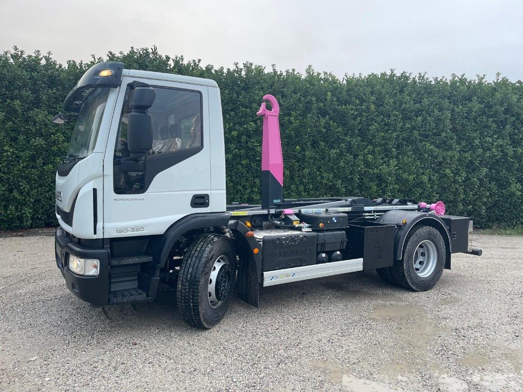 IVECO EUROCARGO 180K32 SCARRABILE NUOVO - Camion ampliroll: photos 2 IVECO EUROCARGO 180K32 SCARRABILE NUOVO - Camion ampliroll: photos 2