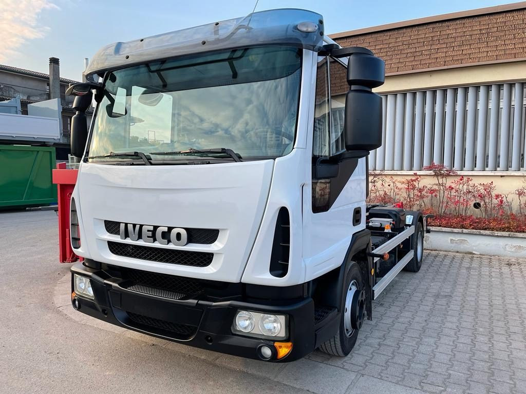 Camion ampliroll IVECO EUROCARGO 80 E18 CON IMPIANTO SCARRABILE NUO: photos 9
