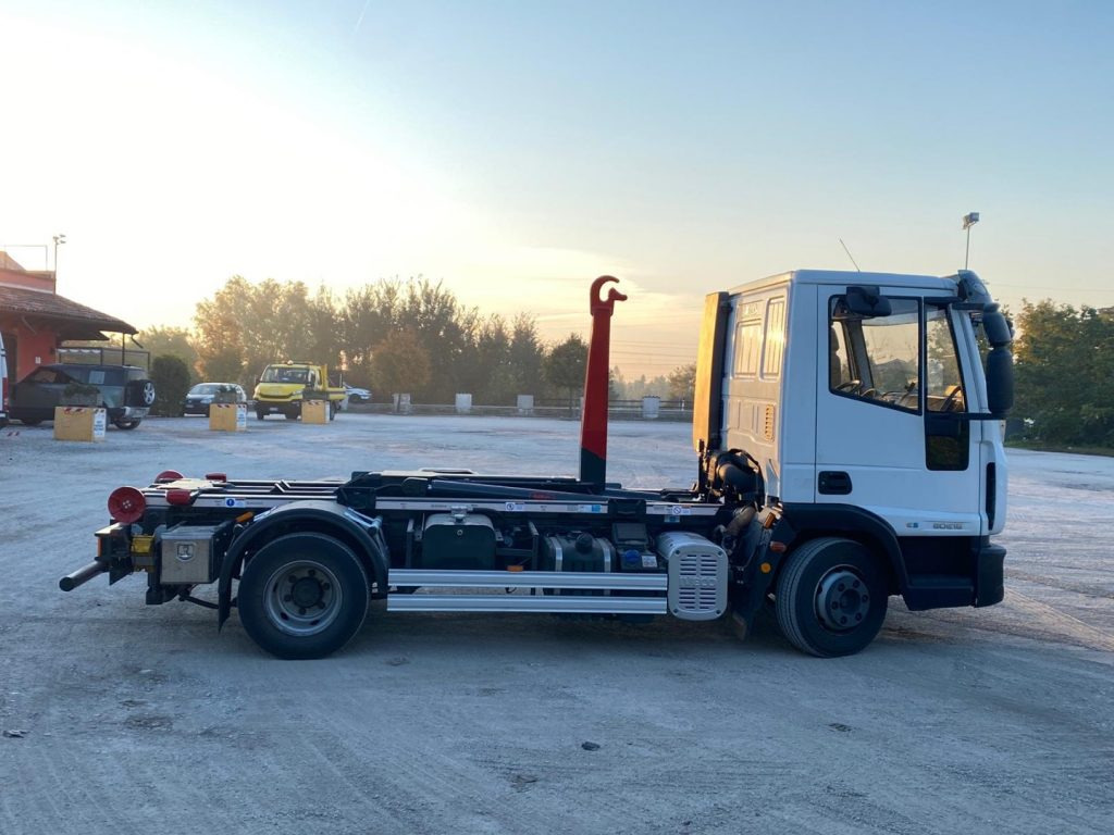 Camion ampliroll IVECO EUROCARGO 80 E18 CON IMPIANTO SCARRABILE NUO: photos 7