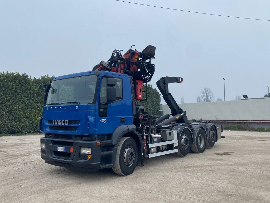 Camion ampliroll IVECO STRALIS 260.450 SCARRABILE CON GRU: photos 6